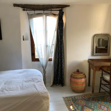 Classic Catalan Feriehus *
